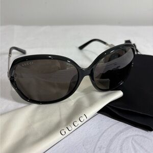 Authentic GUCCI oval framed sunglasses with case, bag, duster and certificate